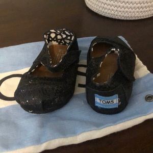 Tom’s tots size 3